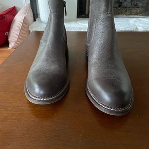 Franco Sarto, Ankle leather boots.